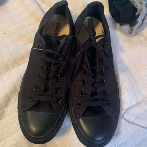 Converse - Picture 1 of 2